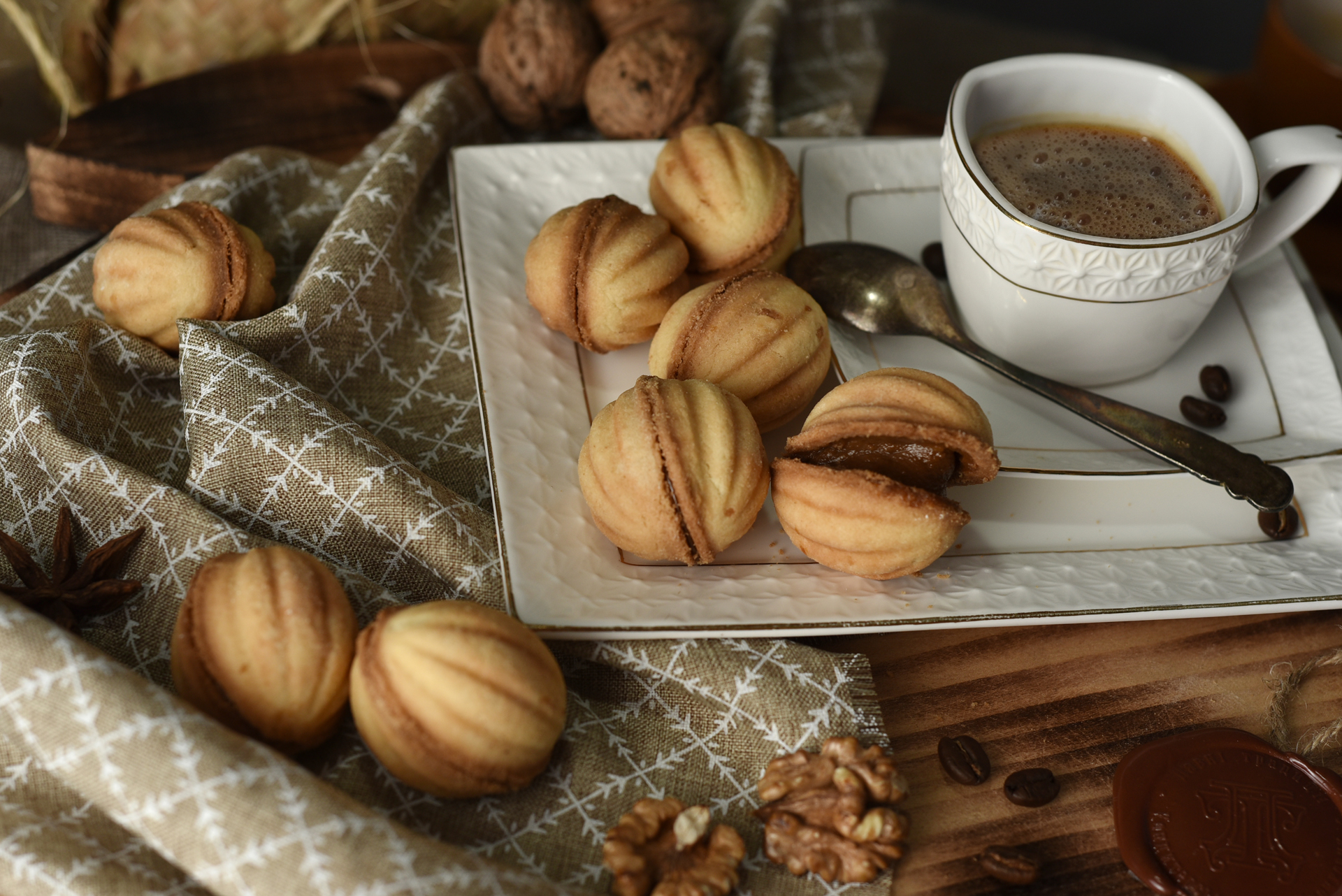 Горішок зі згущеним молоком